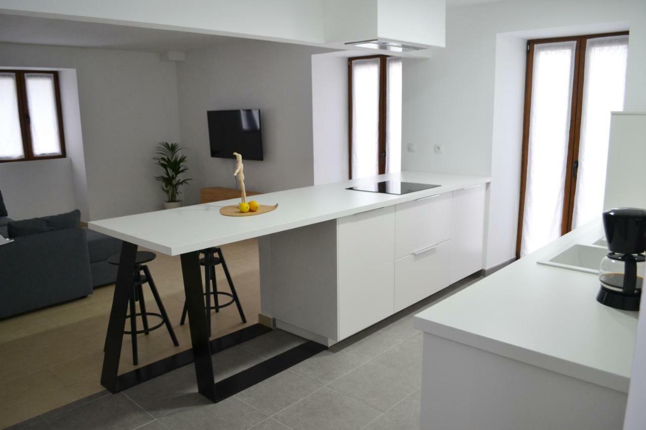 Ura Appartement Lesaka Buitenkant foto