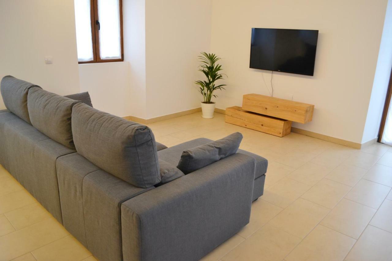 Ura Appartement Lesaka Buitenkant foto